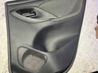 Обшивка двери (дверная карта) комплект, Toyota Yaris 4 2017-2022