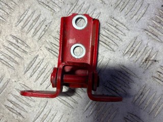 Петля двери задней правой, Toyota Yaris 4 2017-2022