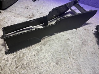 Консоль салона (кулисная часть), Toyota Yaris 4 2017-2022