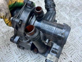 Помпа, ориг. номер 06L121111F, Audi A4 B8 2011-2015