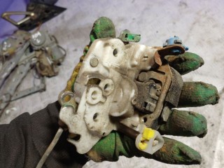 Замок двери передней левой, Subaru Impreza 1 1992-1996
