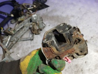 Замок двери задней правой, Subaru Impreza 1 1992-1996