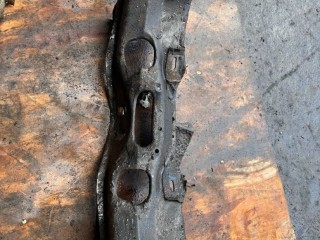 Балка подвески передняя (подрамник) Subaru Impreza 1 1992-1996