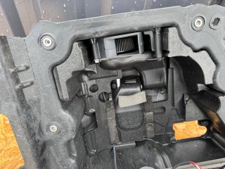 АККУМУЛЯТОРНЫЙ ЯЩИК (АКБ), Land Rover Range Rover 5 2021-2026