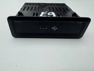 Разъем AUX / USB, ориг. номер A1678202103, Mercedes-Benz GLE AMG V167 рест