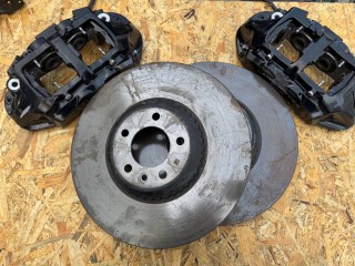 Комплект тормозов, ориг. номер M9R31125AC, LR153518, M8E22C463CA, LR157475, M8E22C462CA, LR157470, M8E22B118CE, M8E22B119CE, Land Rover Range Rover Sport 3 2022-2026