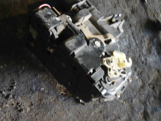 Замок двери передней правой, Volkswagen Golf 4 1997-2006
