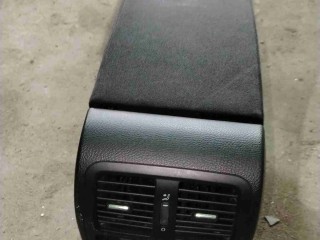 Подлокотник, ориг. номер 3C1863241, Volkswagen Passat B6 2005-2010
