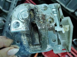Замок двери задней правой, Mazda 5 2002-2009
