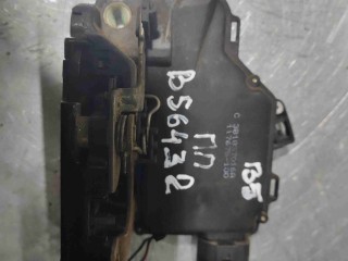 Замок двери передней правой Volkswagen Passat B5 1996-2001