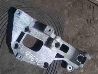 Кронштейн генератора Volkswagen Passat B6 2005-2010