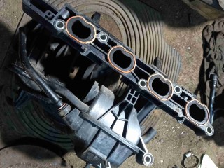 Коллектор впускной Ford Fiesta 5 2001-2007