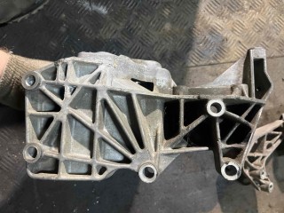 Кронштейн генератора, ориг. номер 7700113574, Renault Laguna 1 1998-2001