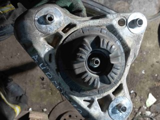 Стойка передняя левая Audi A4 B6 2000-2006