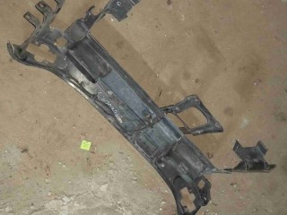 Передняя панель крепления облицовки (телевизор) Mercedes C W203 2000-2004