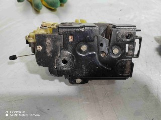Замок двери задней левой, Volkswagen Passat B5 1996-2001
