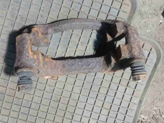 Скоба суппорта, Volkswagen Transporter T4 1990-2003