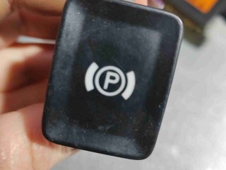 Кнопка ручного тормоза (ручника) Volkswagen Passat B6 2005-2010