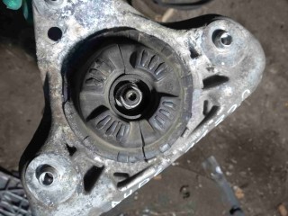 Стойка передняя левая, ориг. номер 8E0412383, Audi A4 B6 2000-2006