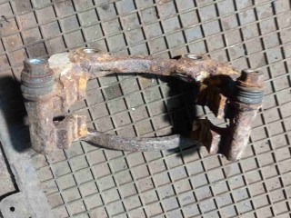Скоба суппорта, Volkswagen Passat B3 1988-1997