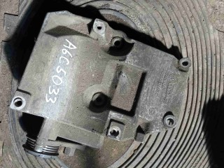 Кронштейн компрессора кондиционера Audi A6 C5 2001-2005