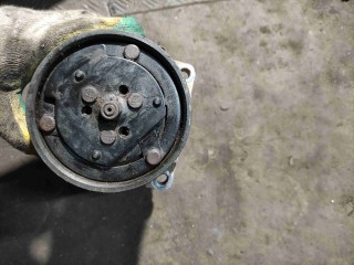 Компрессор кондиционера, ориг. номер 1H0820803D, Volkswagen Passat B4 1993-1997