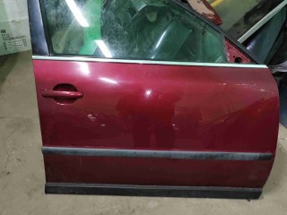 Дверь передняя правая Volkswagen Passat B5 GP 2000-2005