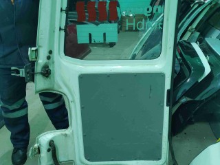 Дверь задняя распашная правая, Volkswagen Transporter T5 2002-2009