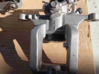 Суппорт задний правый, Opel Astra J 2009-2012