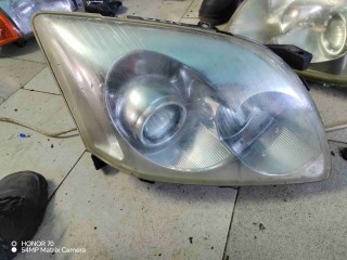Фара правая Toyota Avensis 2003-2006