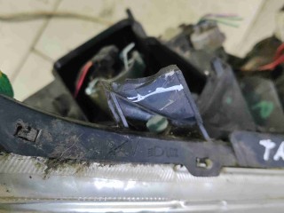 Фара правая, Toyota Avensis 2003-2006