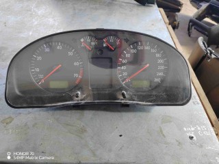Щиток приборов (приборная панель) Volkswagen Passat B5 1996-2001