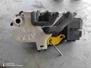 Замок двери передней левой, Opel Astra J 2009-2012