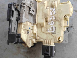 Замок двери передней правой Volkswagen Passat B6 2005-2010