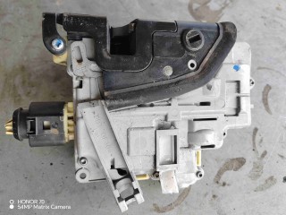 Замок двери задней левой, Volkswagen Passat B6 2005-2010