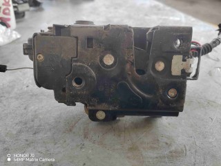 Замок двери задней левой, Volkswagen Passat B5 1996-2001