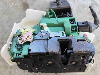 Замок двери передней левой, Volkswagen Passat B5 GP 1996-2001