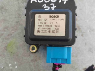 Моторчик заслонки печки, ориг. номер 4B1820511C, Audi A6 C5 1997-2001