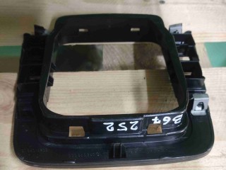 Рамка (накладка) рычага КПП, ориг. номер 3C0864263G, Volkswagen Passat B6 2005-2010