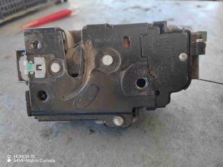 Замок двери передней правой, Volkswagen Caddy 3 2004-2010