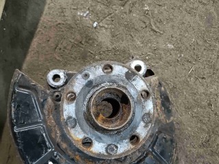 Кулак поворотный правый, Volkswagen Passat B7 2011-2015