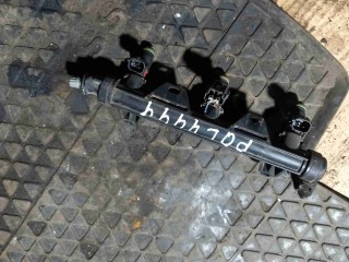 Топливная рампа, ориг. номер 03E133320A, Volkswagen Polo 4 2005-2009
