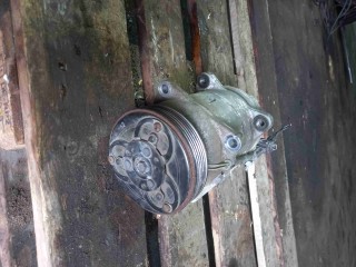 Компрессор кондиционера, ориг. номер 1J0820803B, Volkswagen Golf 4 1997-2006