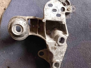 Кронштейн стабилизатора, ориг. номер 8E0199352, Volkswagen Passat B5 GP 1996-2001