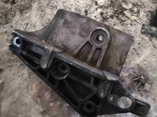 Кронштейн двигателя, ориг. номер 8200206982, Renault Clio 3