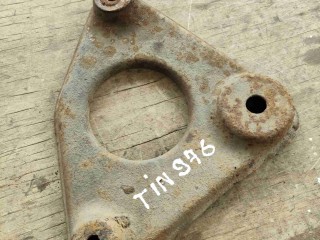 Кронштейн крепления балки подвески, Nissan Almera Tino 2000-2003
