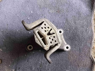 Подушка крепления двигателя, ориг. номер V05060, Volkswagen Transporter T5 2002-2009