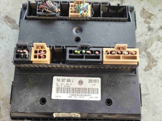 Блок бортовой сети(блок управления BCM), ориг. номер 7H0937049J, Volkswagen Transporter T5 2002-2009