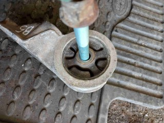 Кронштейн крепления балки подвески, ориг. номер 8E0501521H, Volkswagen Passat B5 1996-2001