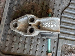 Кронштейн крепления балки подвески, ориг. номер 8E0501521H, Volkswagen Passat B5 1996-2001